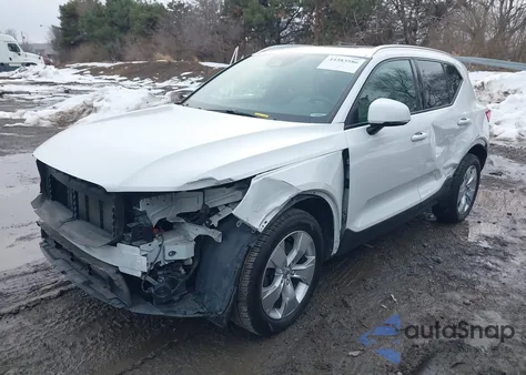 2019 Volvo Xc40 T5 Momentum z USA, uszkodzony, nr VIN YV4162UK6K2140990